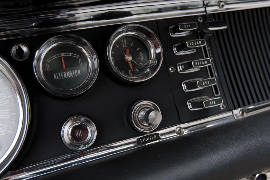  Chrysler 300 Sport Series Convertible Coupe 1963 года  (фото 7 из 21)
